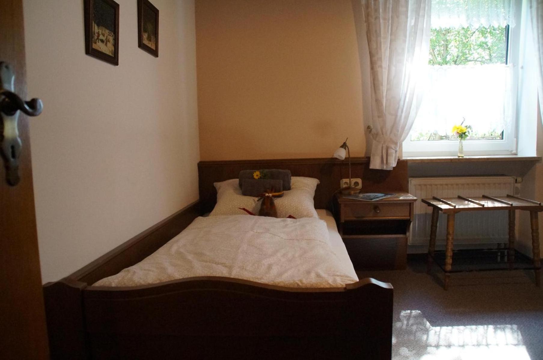 Gaestehaus Brunner ซวีเซิล ภายนอก รูปภาพ